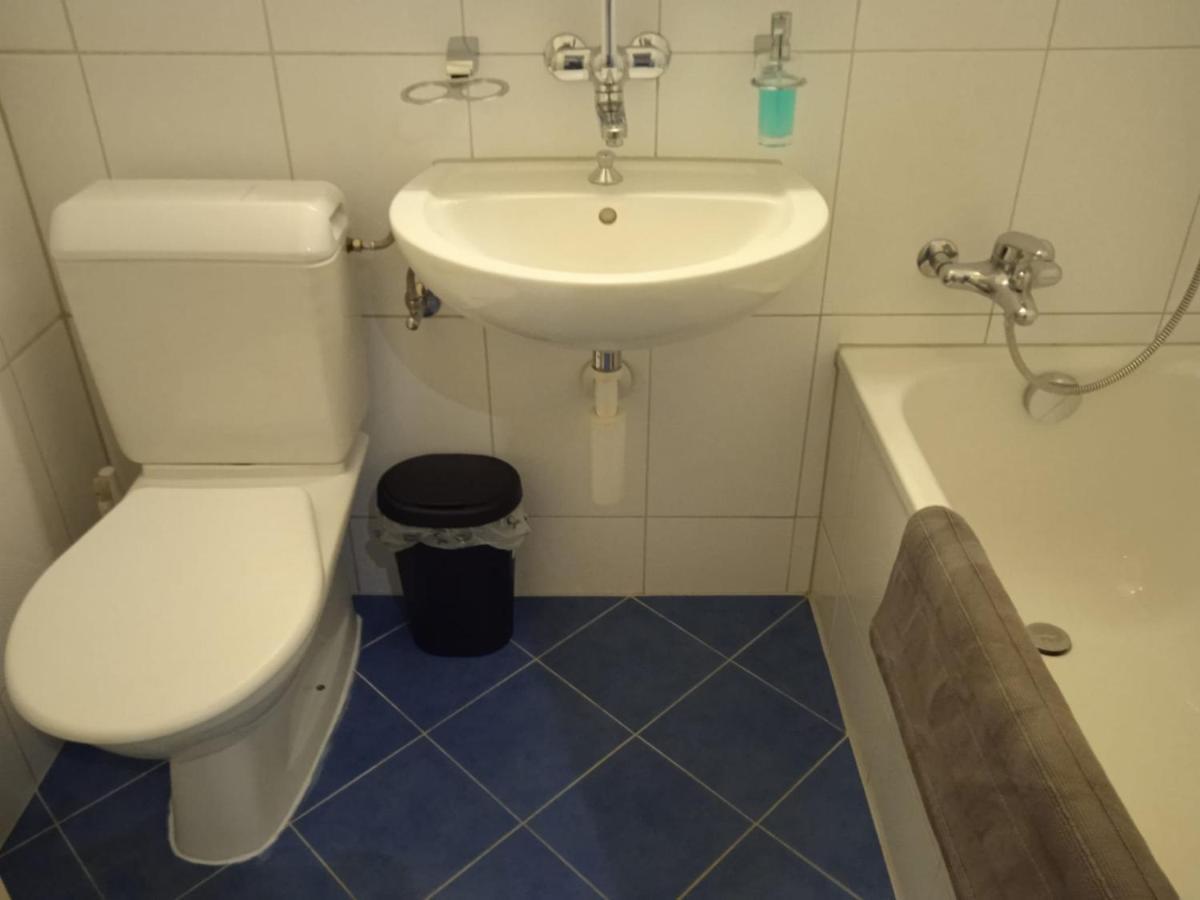 Apartament Studio Flat In The Heart Of Zug, Ideal For Solo Travellers Zewnętrze zdjęcie